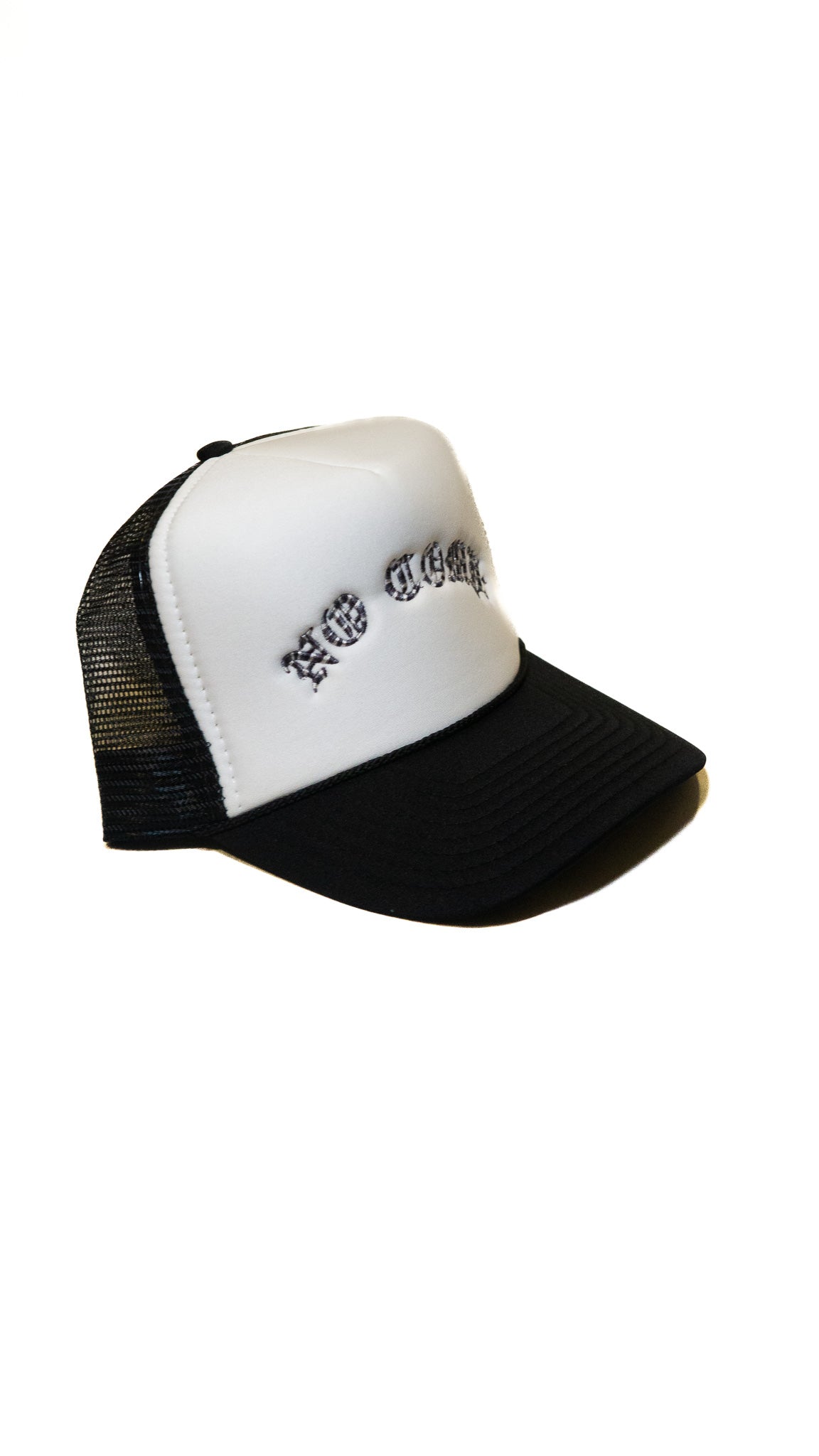 𝔑𝔒 ℭ𝔒𝔐𝔓; Trucker Hat [Black]