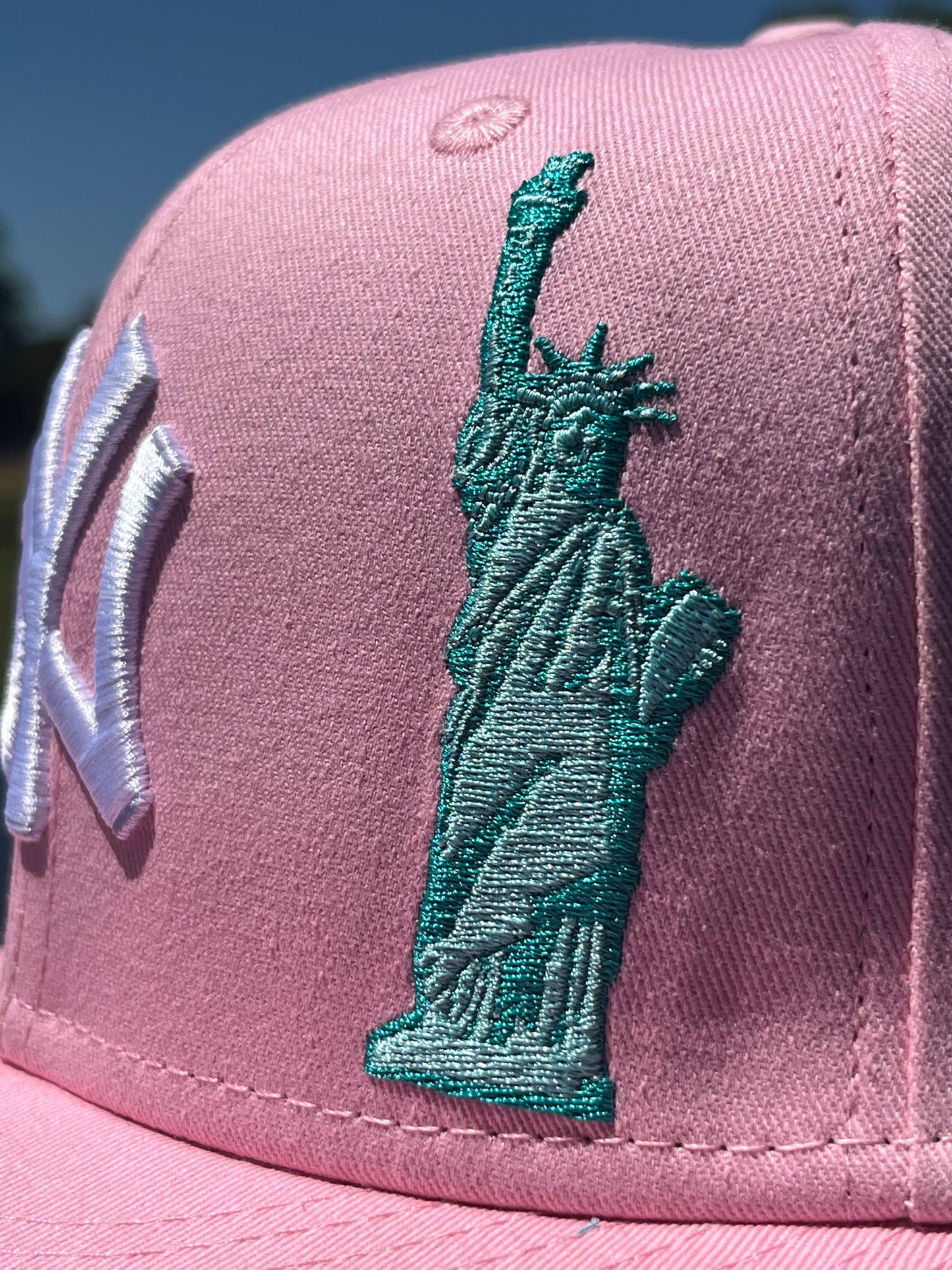 NEW YORK YANKEES STATUE OF LIBERTY | 27 WORLD CHAMPIONSHIPS 𝔑𝔒 ℭ𝔒𝔐𝔓; FITTED [SIZE 7 1/8 + 7 1/4]