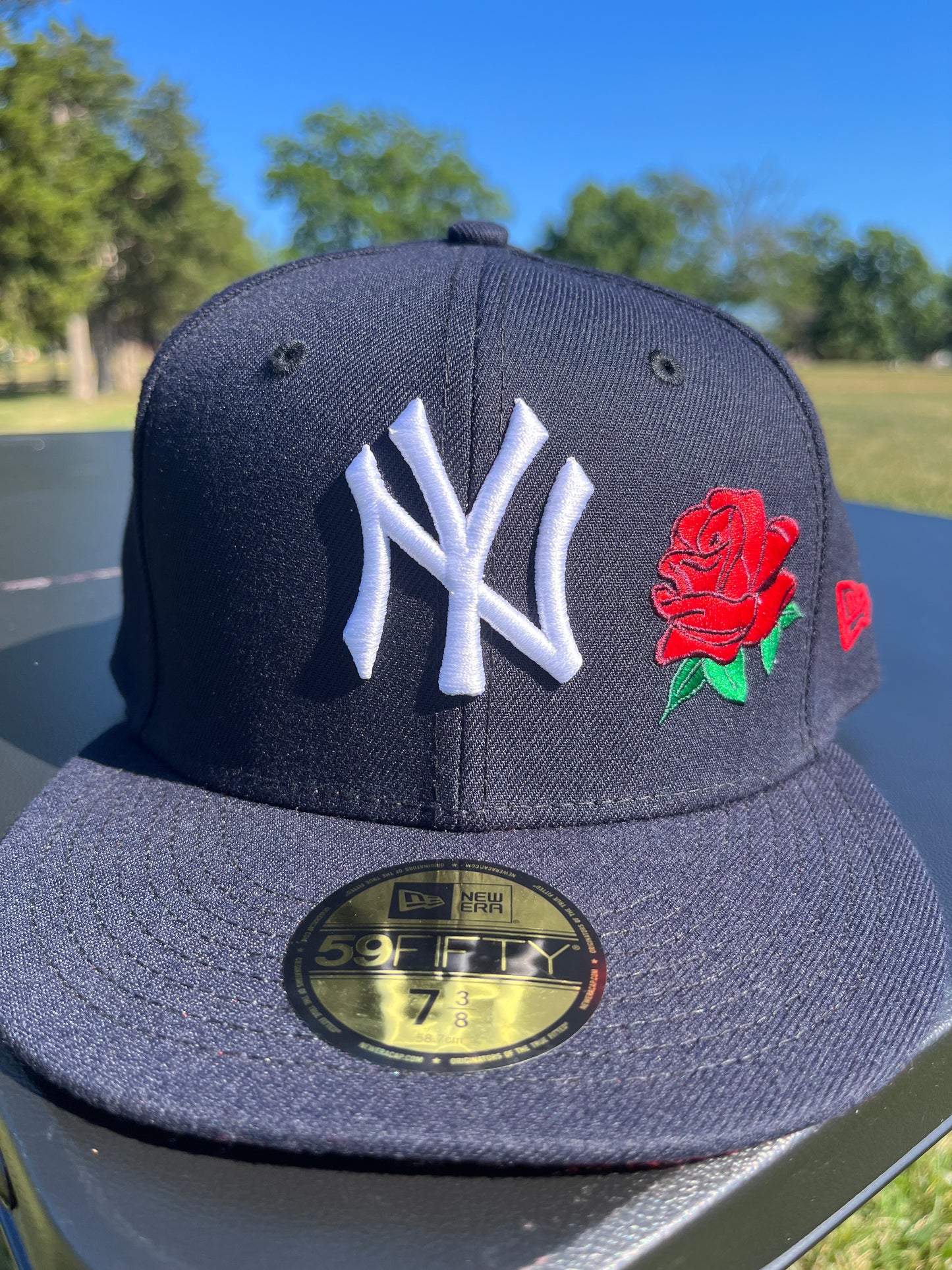 NEW YORK YANKEES ROSE 𝔑𝔒 ℭ𝔒𝔐𝔓; FITTED [SIZE 7 3/8]