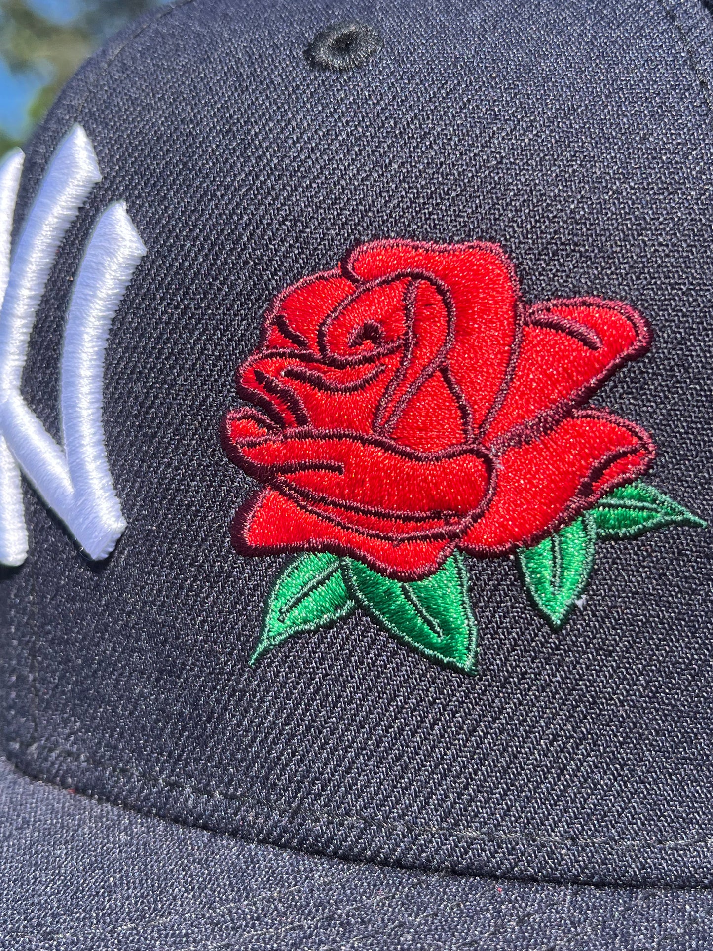 NEW YORK YANKEES ROSE 𝔑𝔒 ℭ𝔒𝔐𝔓; FITTED [SIZE 7 3/8]